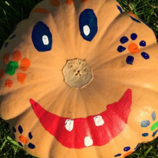 Halloweenkürbis lustig bemalt